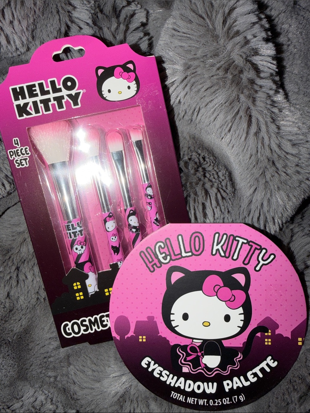 Hello Kitty Eyeshadow Palette & Brush Set